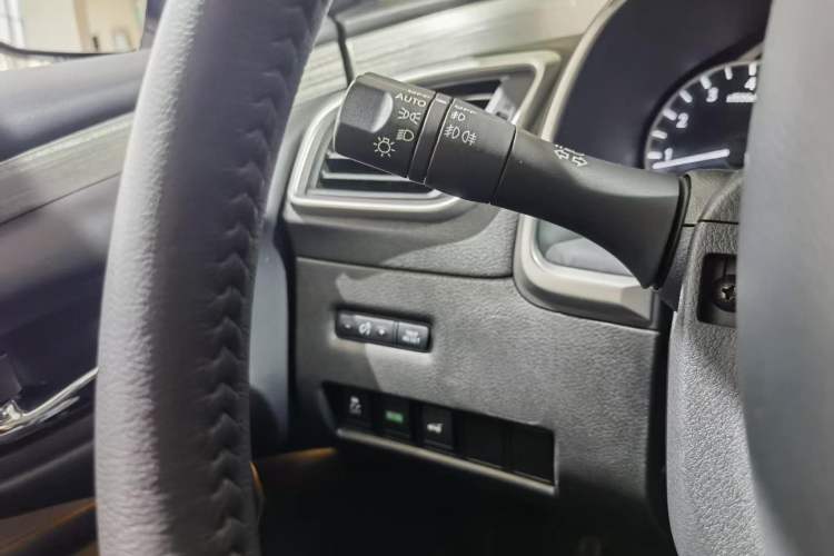 Used Nissan Murano 2021 2.5L XL Two-Wheel Drive Smart Connect Luxury Edition Interior 9