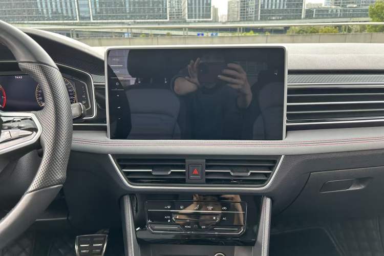 Used Volkswagen Tiguan X 2022 330TSI Two-Wheel-Drive Flagship Edition Audio And AC Panel