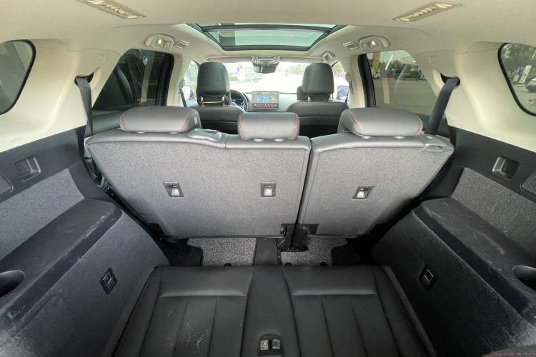 Used BYD Tang New Energy 2018 DM 2.0T All-Wheel Drive Smart Connectivity Luxury Model 7 Seats China V Emission Standard