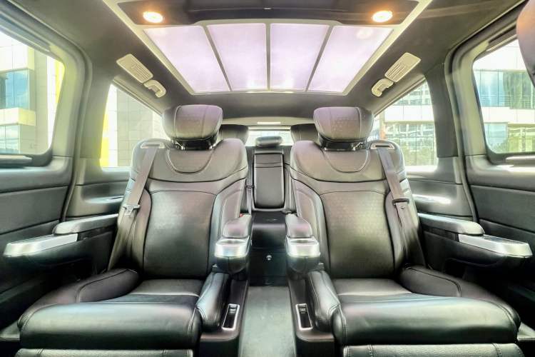 Used Mercedes-Benz V-Class 
