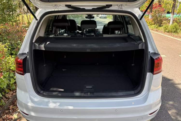 Used Volkswagen Golf Sportsvan 2019 280TSI Automatic Voyage Model China V Standard Interior 8