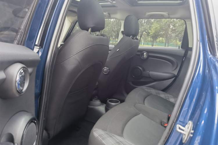 Used MINI MINI 2015 1.5T COOPER Fun Five-Door Edition