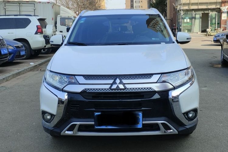 Used Mitsubishi Outlander 2019 2.0L Two-Wheel Drive Comfort Edition 5 Seats China VI Standard

