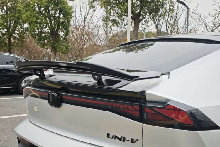 Used CHANGAN UNI-V 2022 1.5T Prestige Version
