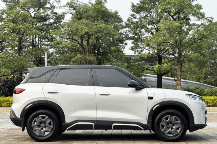 Used BYD Yuan UP 2025 Intelligent Driving Version 401 KM Dynamic Edition Exterior 8