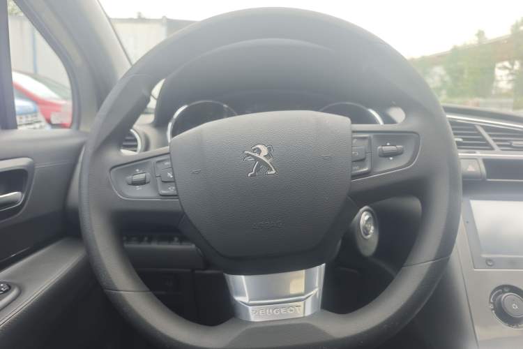 Used Peugeot 3008 2016 1.6THP Automatic Classic Edition