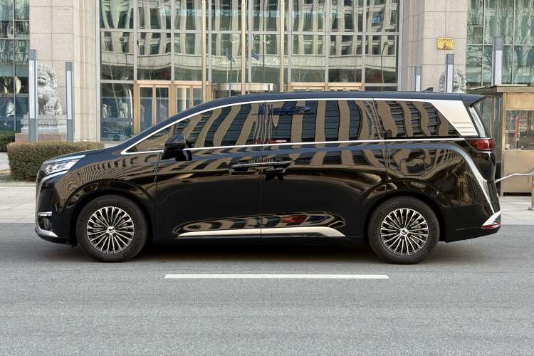 Used Denza D9 2024 EV 620 Premium Model