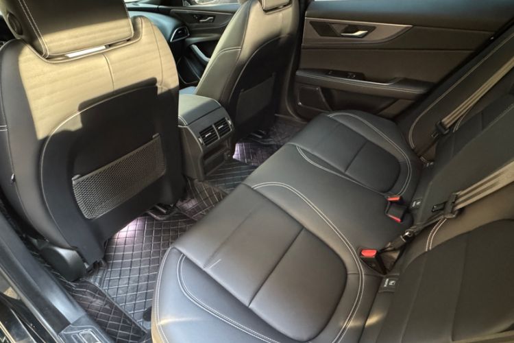 Used Jaguar XEL 2022 2.0T 200PS R-DYNAMIC Youth Sport Edition Interior 2