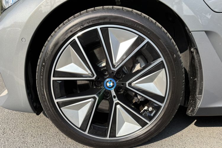 Used BMW i3 2023 eDrive 40 L Midnight Sports Package
