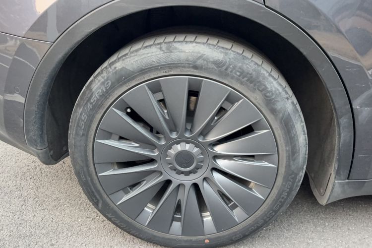 Used Tesla Model Y 2021 Long-Range All-Wheel-Drive Version