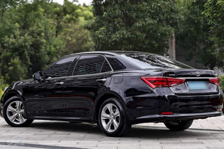 Used Toyota Crown 2015 2.0T Fashion Edition
