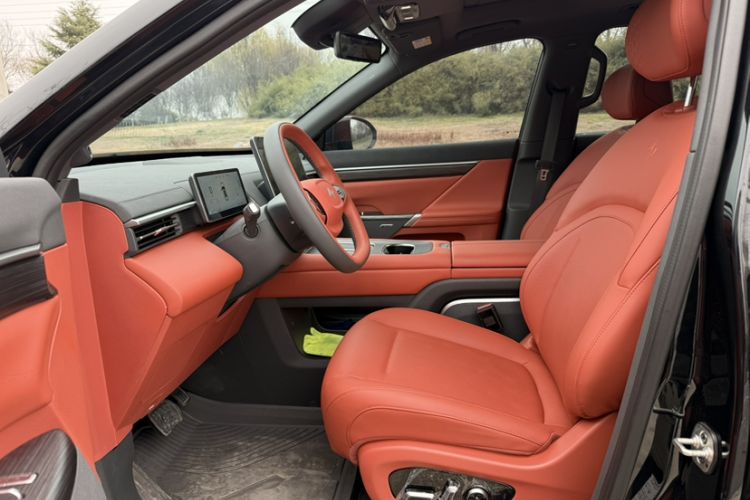 Used Dongfeng eπ eπ008 2024 636Max All-Electric Version 6 Seats
