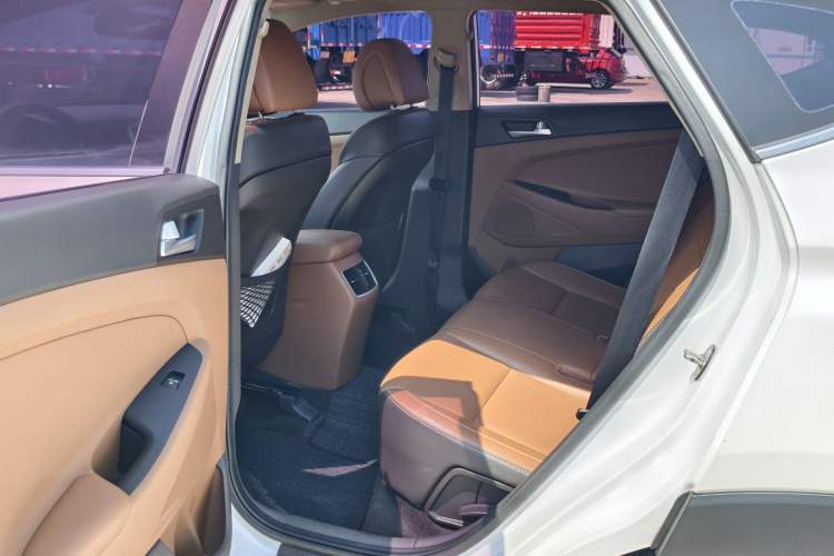 Used Hyundai Tucson 2018 1.6T Dual-Clutch Two-Wheel Drive 15th Anniversary Special Edition
