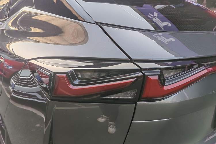 Used Oshan Z6 2023 Blue Whale 1.5T DCT Smart Luxury Model