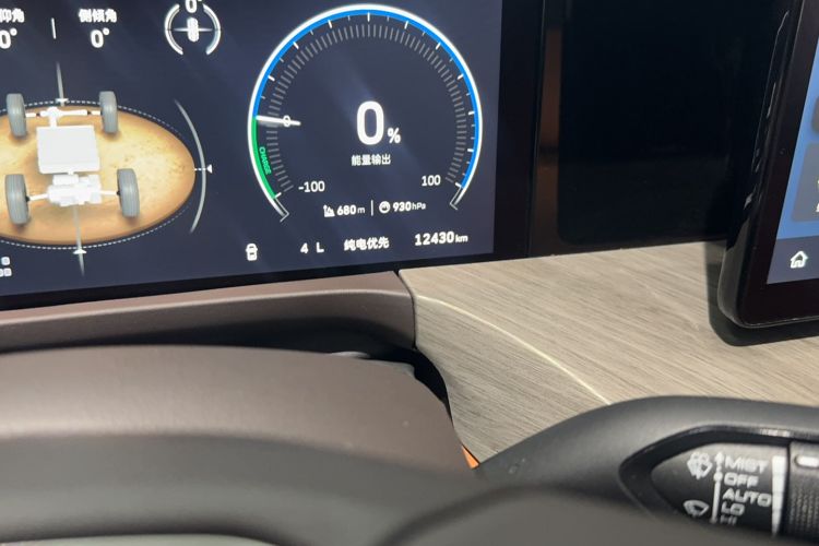 Used Tank 500 New Energy 2025 Hi4-Z Odometer Close Up