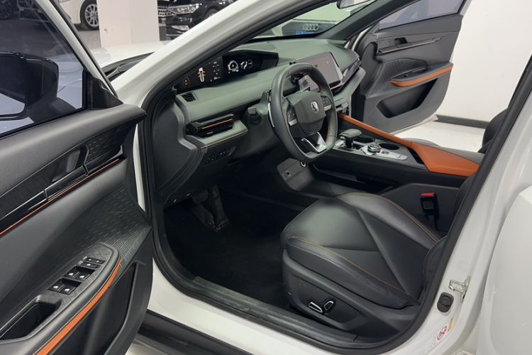 Used CHANGAN UNI-V 2022 1.5T Prestige Version Interior 3