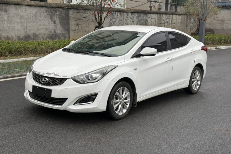 Used Hyundai Elantra (5th Generation / Langdong) 2016 1.6L Automatic Smart Version