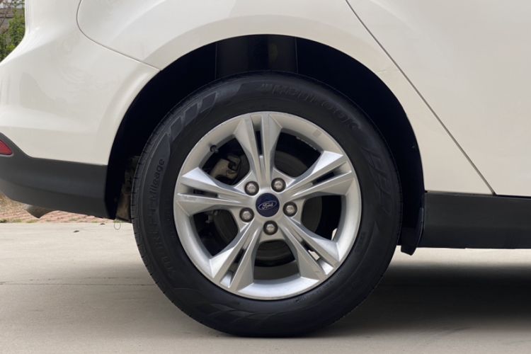 Used Ford Focus 2012 Hatchback 1.6L Manual Fashion Edition Exterior 7