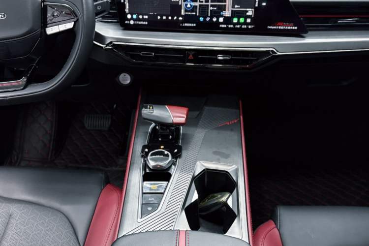 Used CHANGAN OSHAN Z6 2023 Blue Whale 1.5T DCT Smart Luxury Model