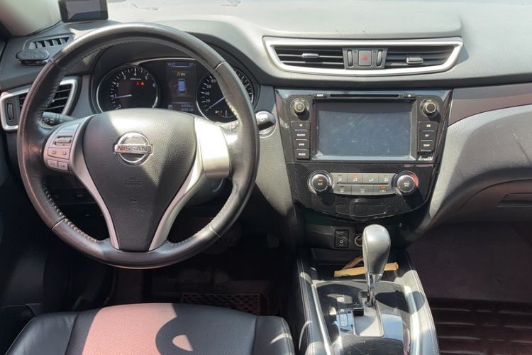 Used Nissan X-Trail 2016 2.0L CVT Smart Enjoyment Version 4WD
