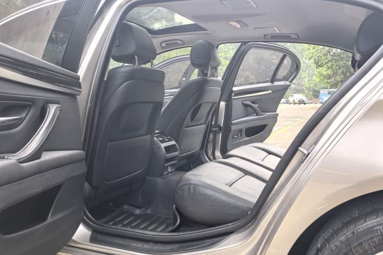 Used BMW 5 Series 2014 520Li Elegant Model
