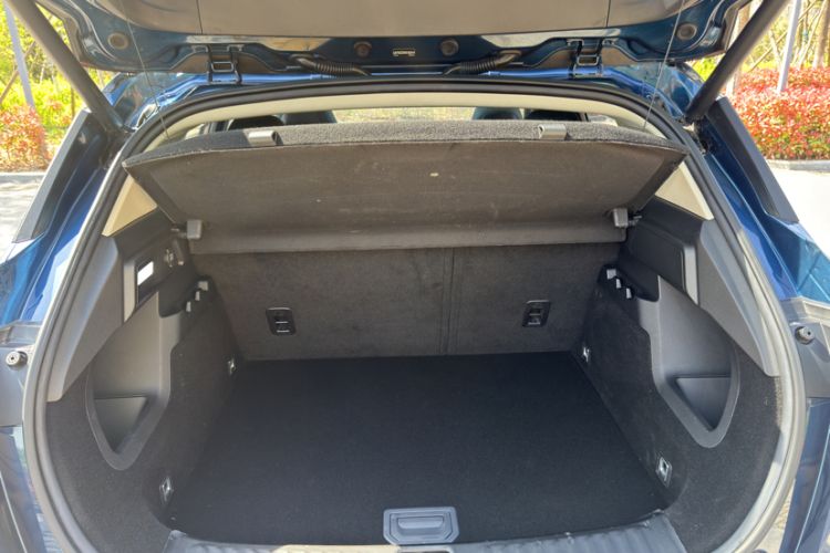 Used Lynk & Co 06 2020 1.5T YAO Halo Trunk