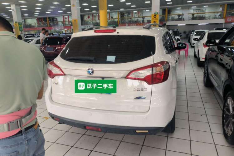 Used Venucia T70 2016 2.0L CVT Smart Choice Edition Exterior 5