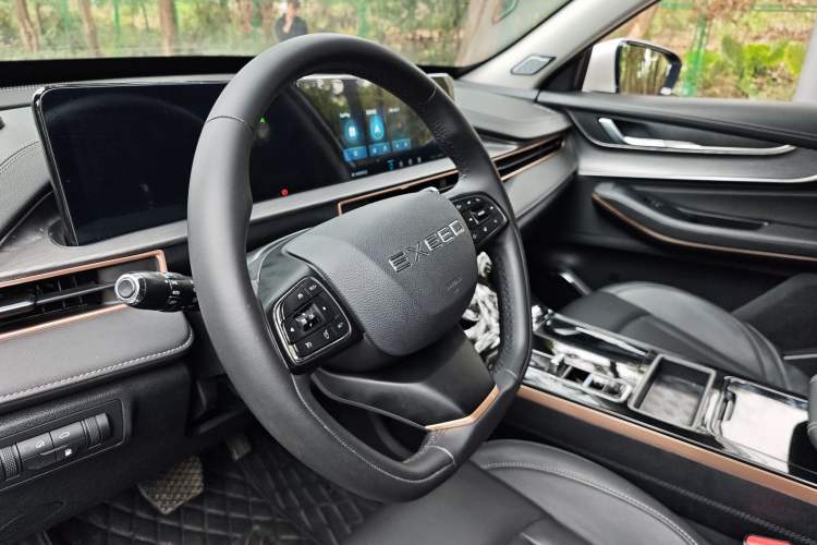 Used EXEED Zhuifeng C-DM 2022 1.5 TCI-DHT 105 km "Chengfeng Qi" Edition