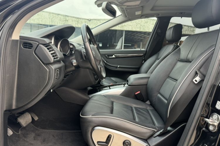 Used Mercedes-Benz R-Class 2017 R 320 4MATIC Business Edition Prestige Model Left Front Seat