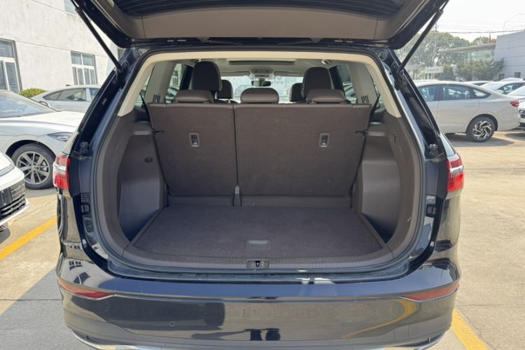 Used Volkswagen Viloran 2024 330TSI Business Edition Trunk