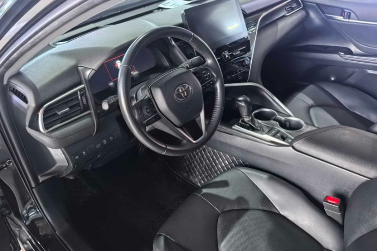 Used Toyota Camry 2021 2.5G Luxury Edition
