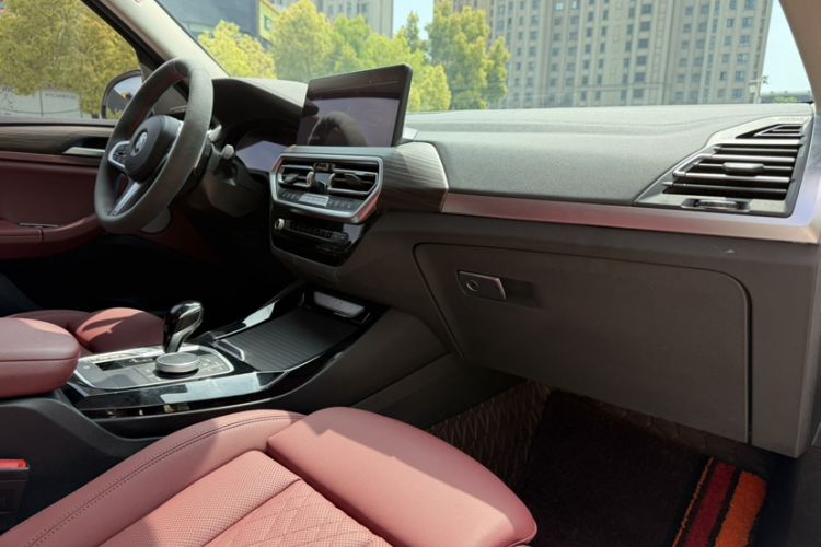 Used BMW X3 2022 xDrive30i Luxury Model M Night Sky Package Interior 1