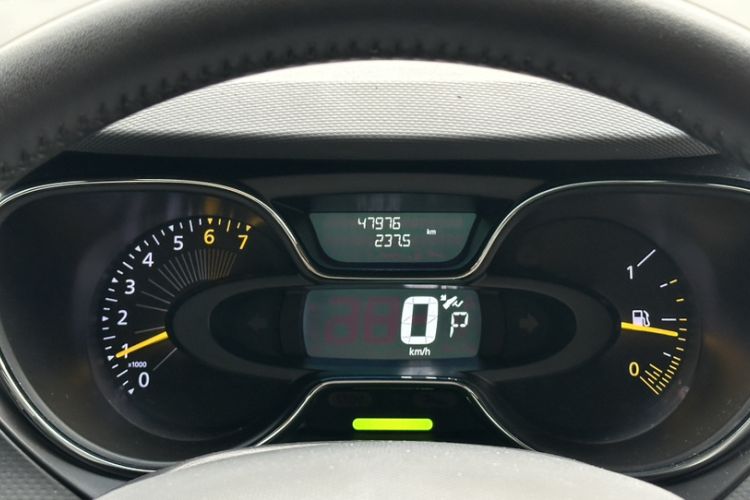 Used Renault Captur 2015 1.2T Automatic Luxury First Edition
