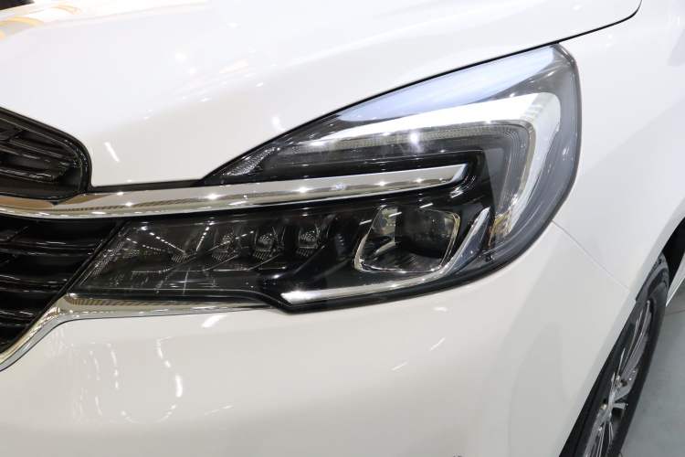 Used Buick GL8 2021 Land Cruiser Executive Class 652T Comfort Model Exterior 3