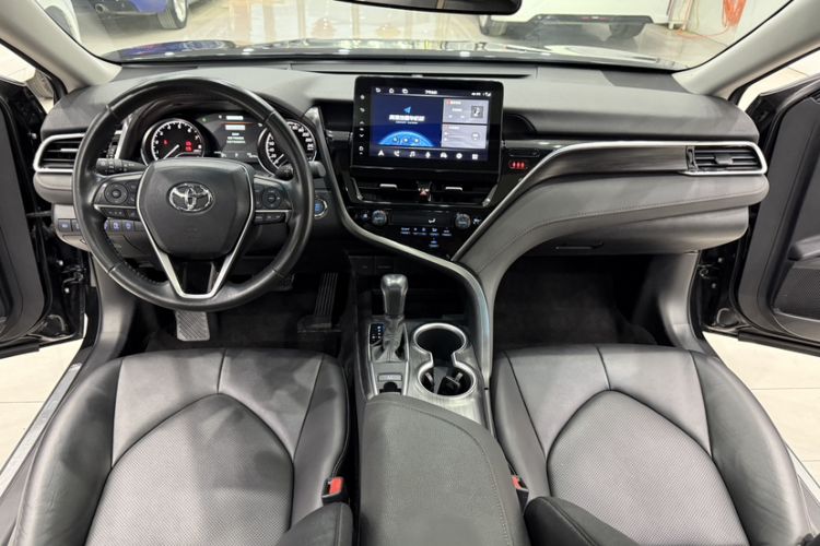 Used Toyota Camry 2023 2.0G Luxury Edition
