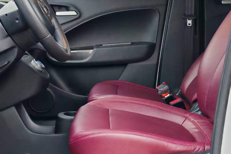 Used ORA White Cat 2020 305 km Luxury Version Interior 3