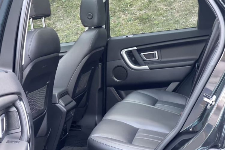 Used Land Rover Discovery Sport 2018 240 PS SE Version Interior 4