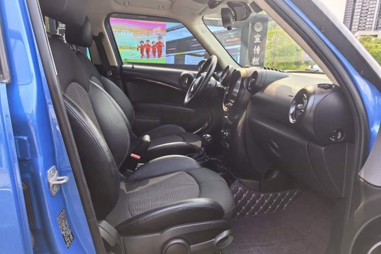 Used MINI Countryman 2014 1.6L COOPER Fun Right Front Seat