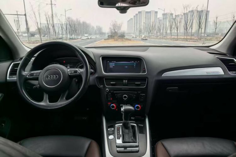 Used Audi Q5 2018 Collector's Edition 40 TFSI Technology Model Exterior 2