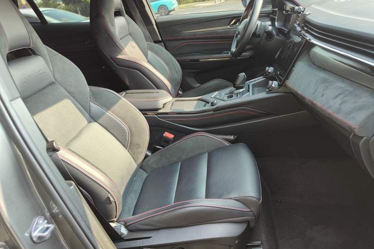 Used Lynk & Co 05 2020 2.0TD Four-Wheel Drive HypeHalo
