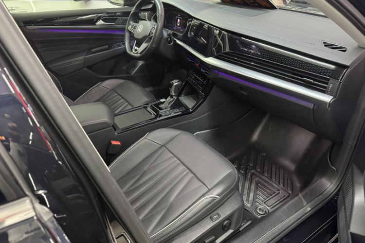 Used Volkswagen Passat 2023 380TSI Flagship Edition Interior 5