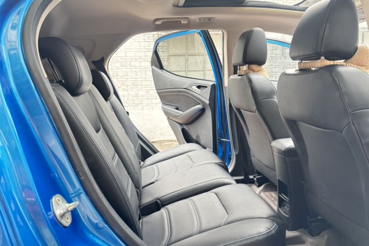 Used BYD Yuan New Energy 2018 EV360 Smart Connect Cool Edition Interior 5