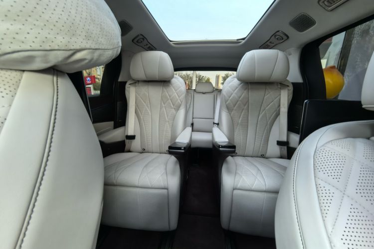 Used Denza D9 2025 DM-i Intelligent Drive 1020 Four-Wheel Drive Prestige Model