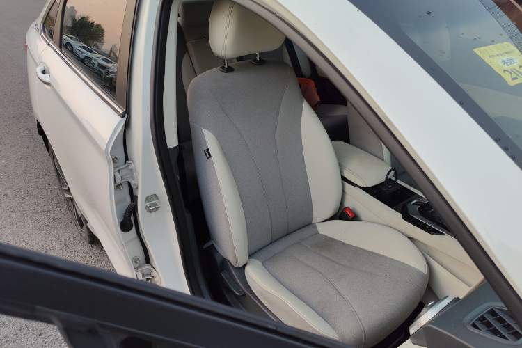 Used BAIC Beijing EU5 2018 R500 Smart Wind Edition