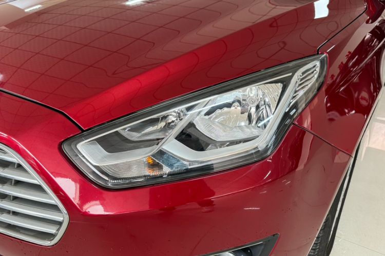 Used Ford Escort 2015 1.5L Automatic Fashion Model