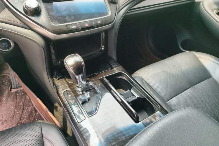 Used Toyota Crown 2015 2.0T Fashion Edition