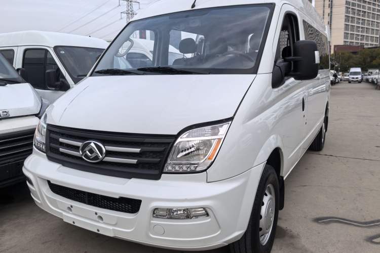 Used SAIC MAXUS Xintu V80 2023 2.0T AMT Classic Aoyuntong Long Wheelbase Mid-Height 6/7/8/9-Seater
