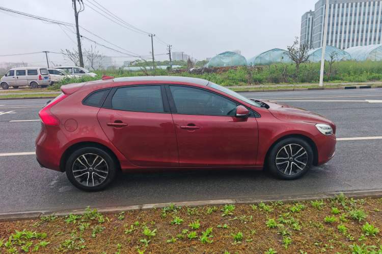 Used Volvo V40 2017 T3 Zhiyi Edition Exterior 2