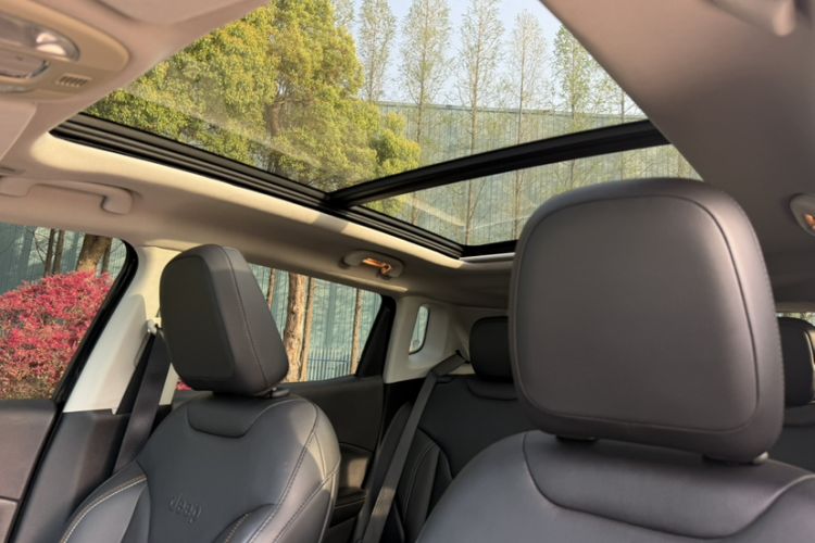 Used Jeep Compass 2017 200T Automatic Family Edition
