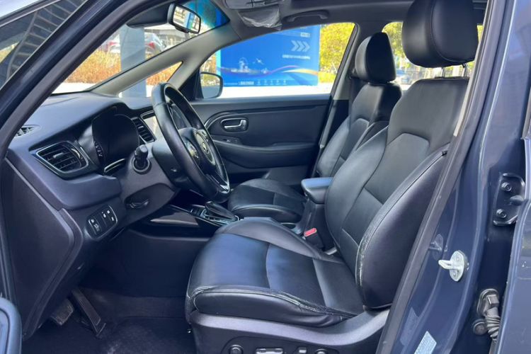 Used Kia Carens 2013 2.0L 7-Seater Automatic Luxury Version China IV Standard
